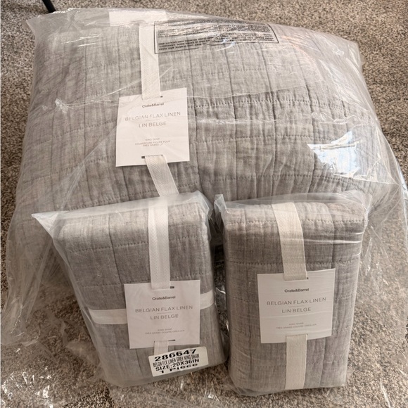 Crate&Barrel, Belgian flax, linen king, comforter, and two king shams - Picture 1 of 2